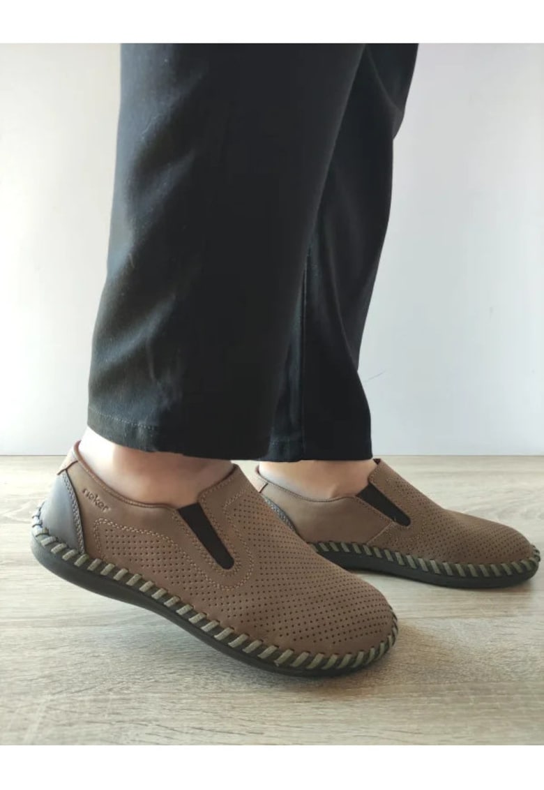 Oferte la Pantofi Casual Perforati Barbati  B2460-25 - Maro - Maro