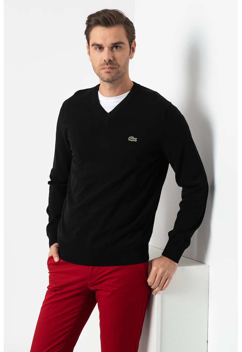 Oferte la Pulover regular fit din bumbac organic cu decolteu in V - Negru