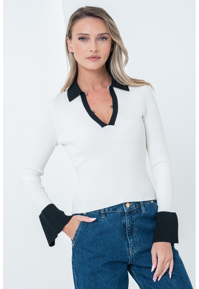 Oferte la Pulover cu striatii si maneci evazate - Alb