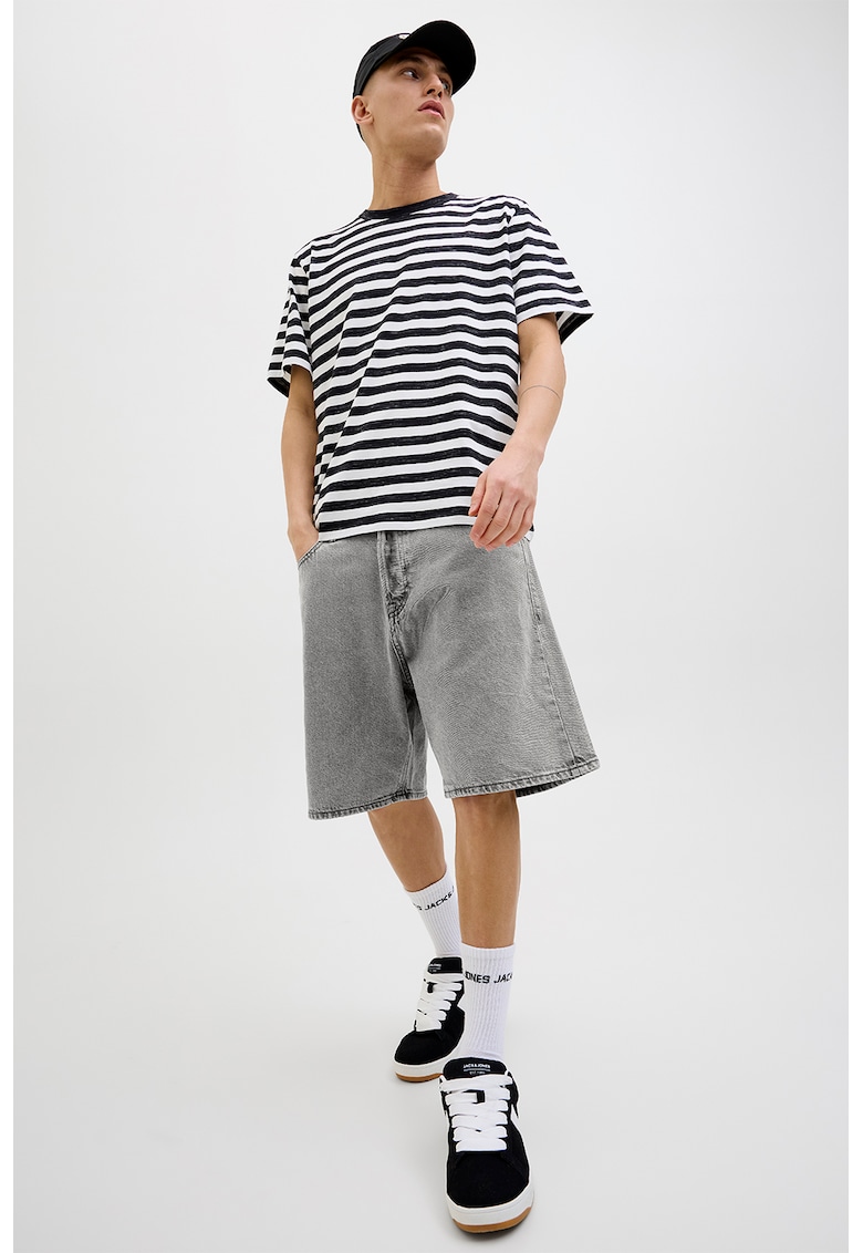Oferte la Blugi scurti regular fit - Gri
