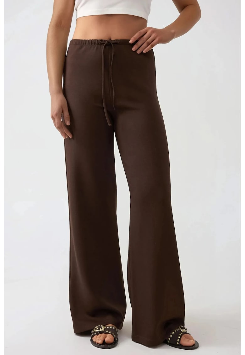 Oferte la Pantaloni pentru dama  texturati - croi larg - textil - maro
