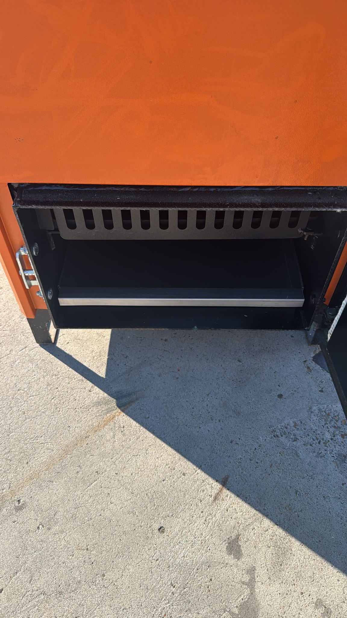 Oferte la PRODUS RESIGILAT NOU PREZINTA IMPERFECTIUNI ESTETICE IN PERFECTA STARE DE FUNCTIONARE cod 445562 !!! Centrala pe combustibil solid Fiama W 35 kW