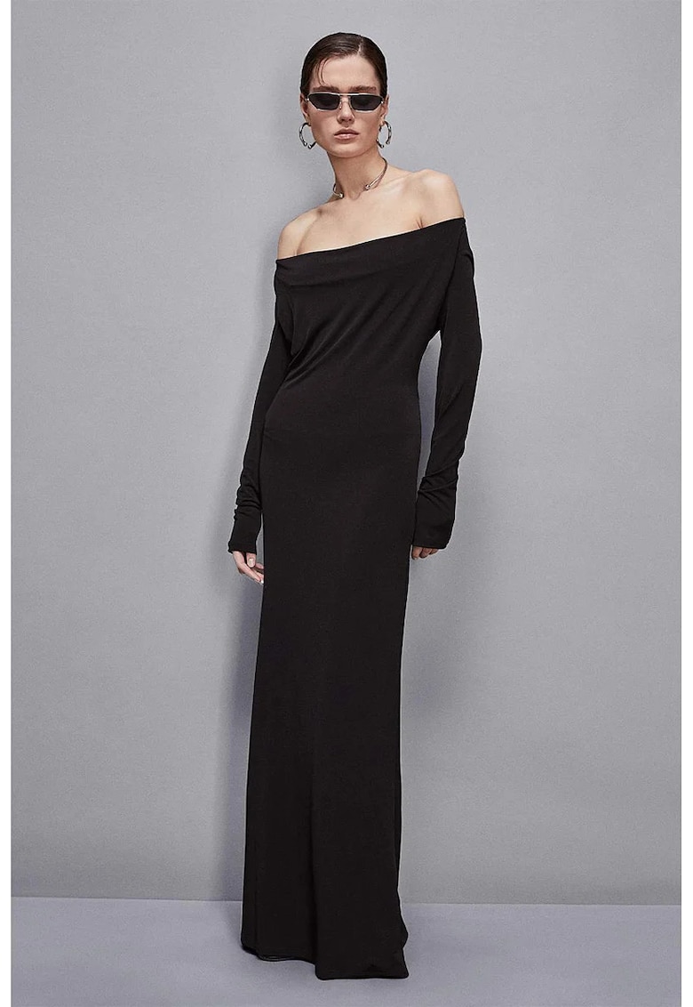 Oferte la Rochie lunga cu decolteu pe umeri - Negru