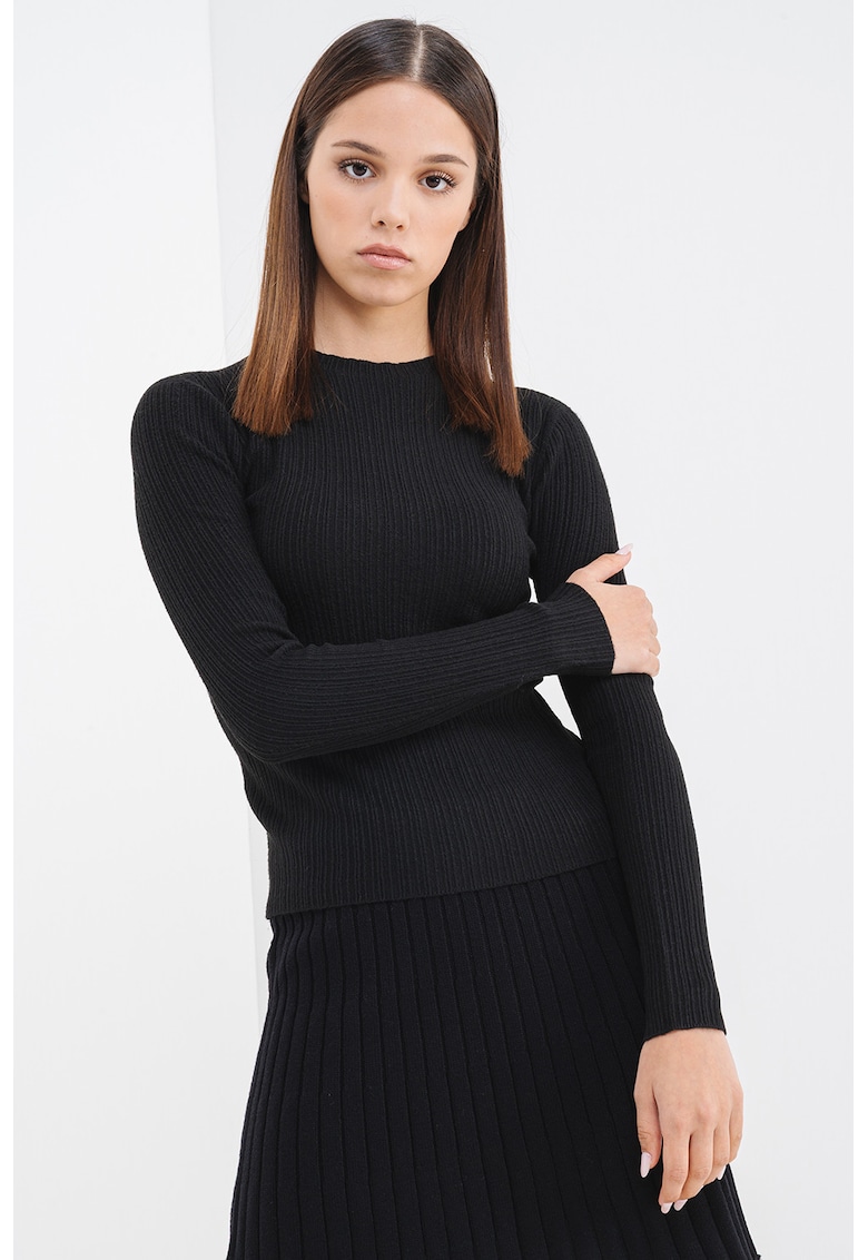 Oferte la Pulover slim fit cu decolteu la baza gatului - Negru