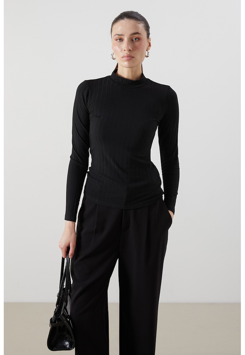 Oferte la Bluza slim fit cu model uni - Negru