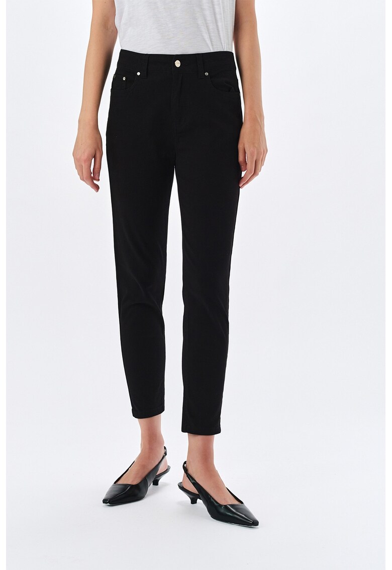 Oferte la Pantaloni crop skinny - Negru