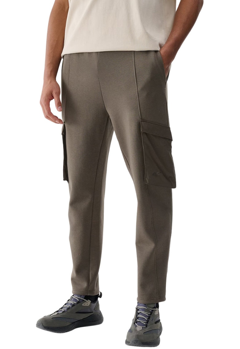 Oferte la Pantaloni barbati 4FWSS25TTROM0990 -  Bumbac/Poliester - Maro inchis