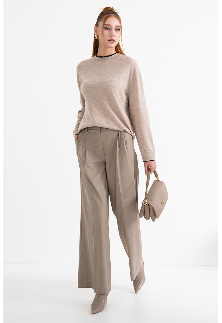 Oferte la Pantaloni ampli eleganti cu pliuri inversate - Maro deschis