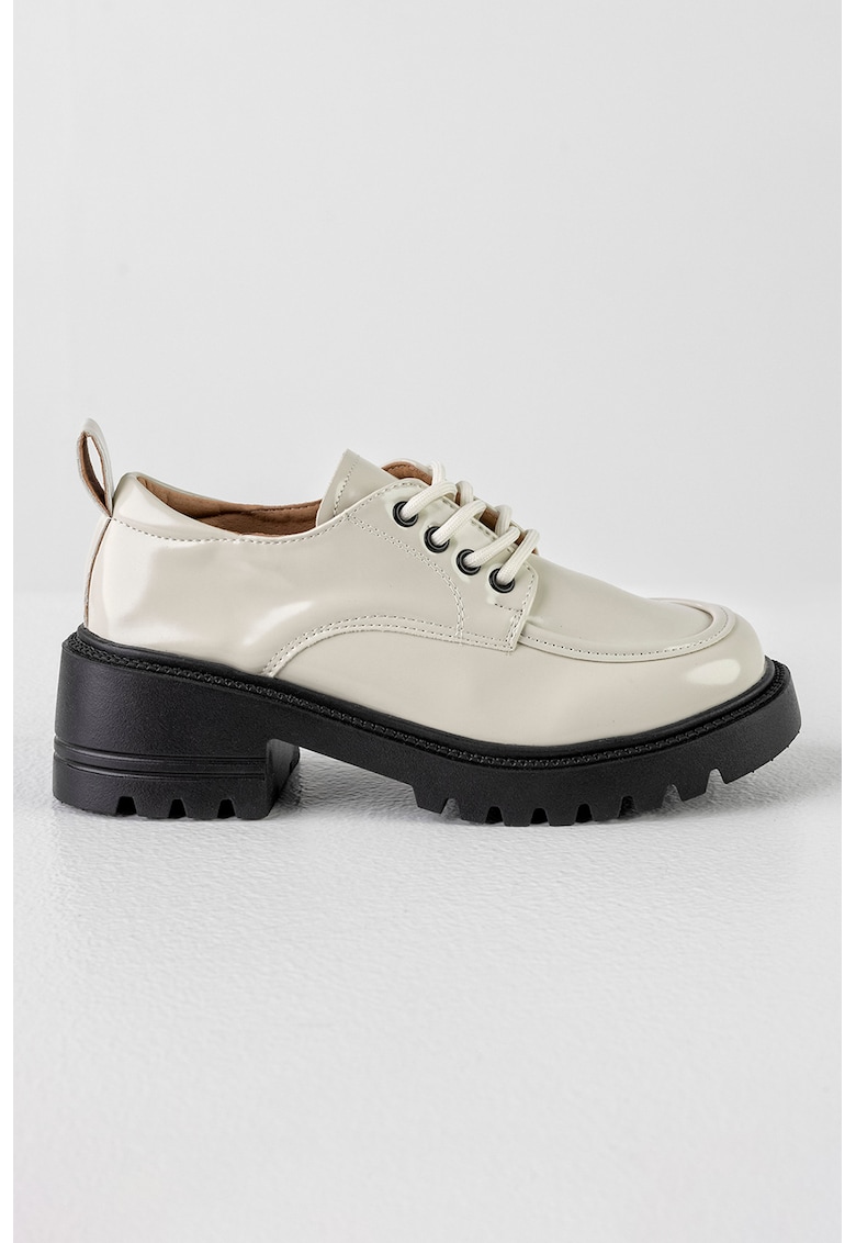 Oferte la Pantofi de piele ecologica cu toc masiv - Negru/Alb optic