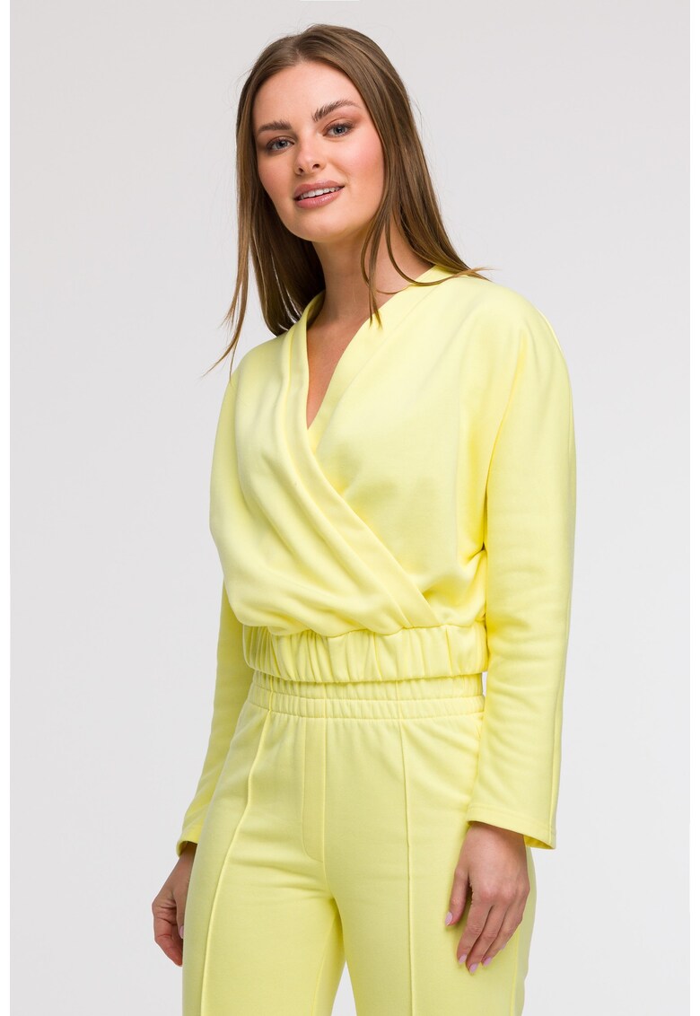 Oferte la Bluza cu decolteu petrecut -