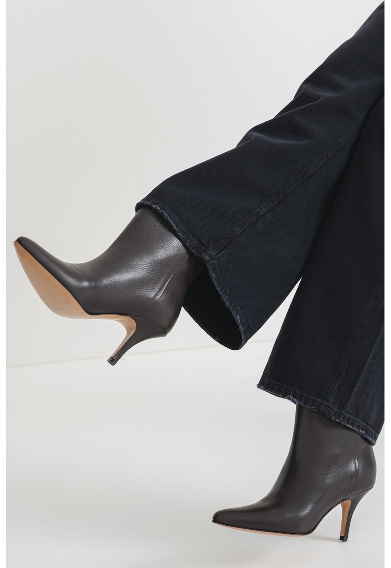 Oferte la Botine cu varf ascutit - Maro cognac