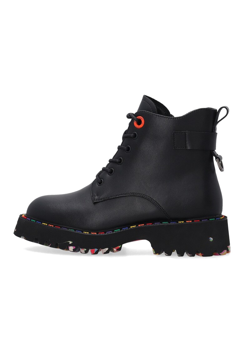 Oferte la Ghete din piele naturala cu tesaturi contrastante