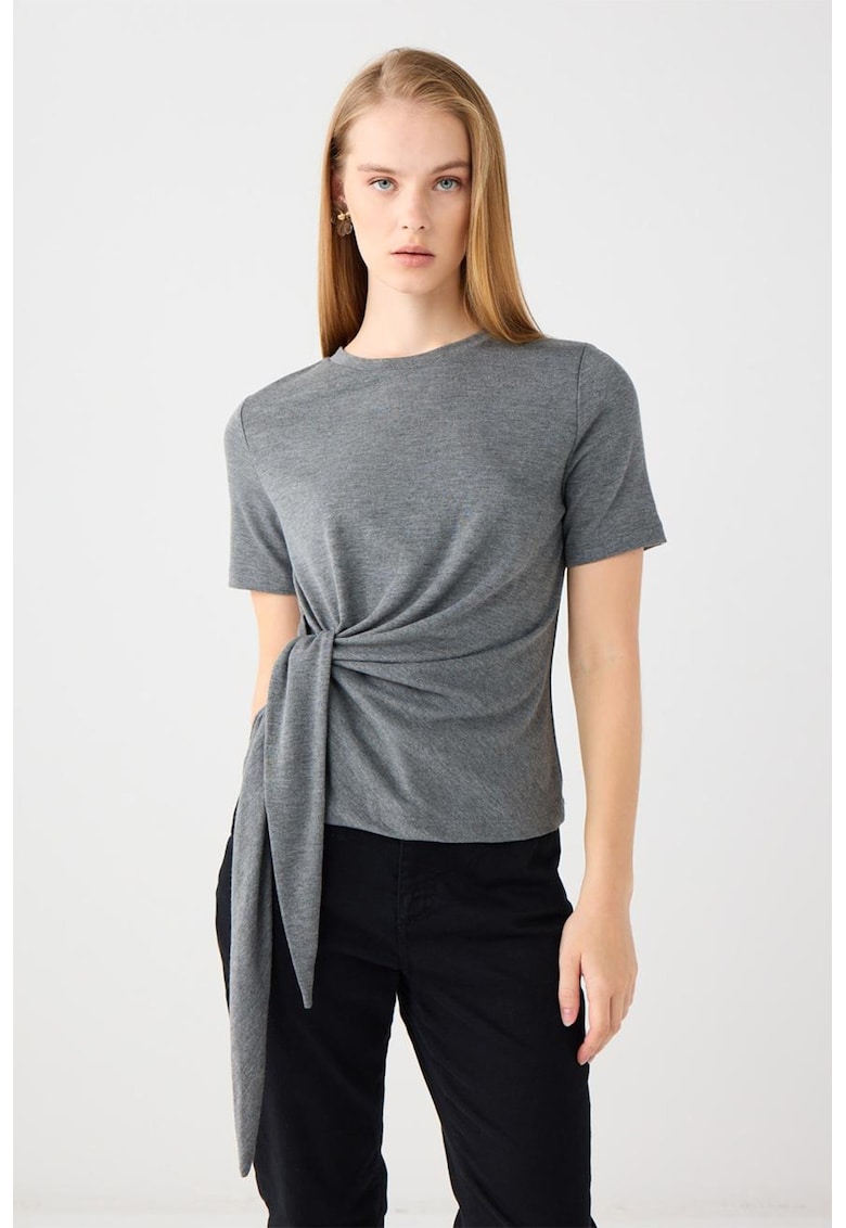 Oferte la Tricou uni cu fronseu - Gri inchis
