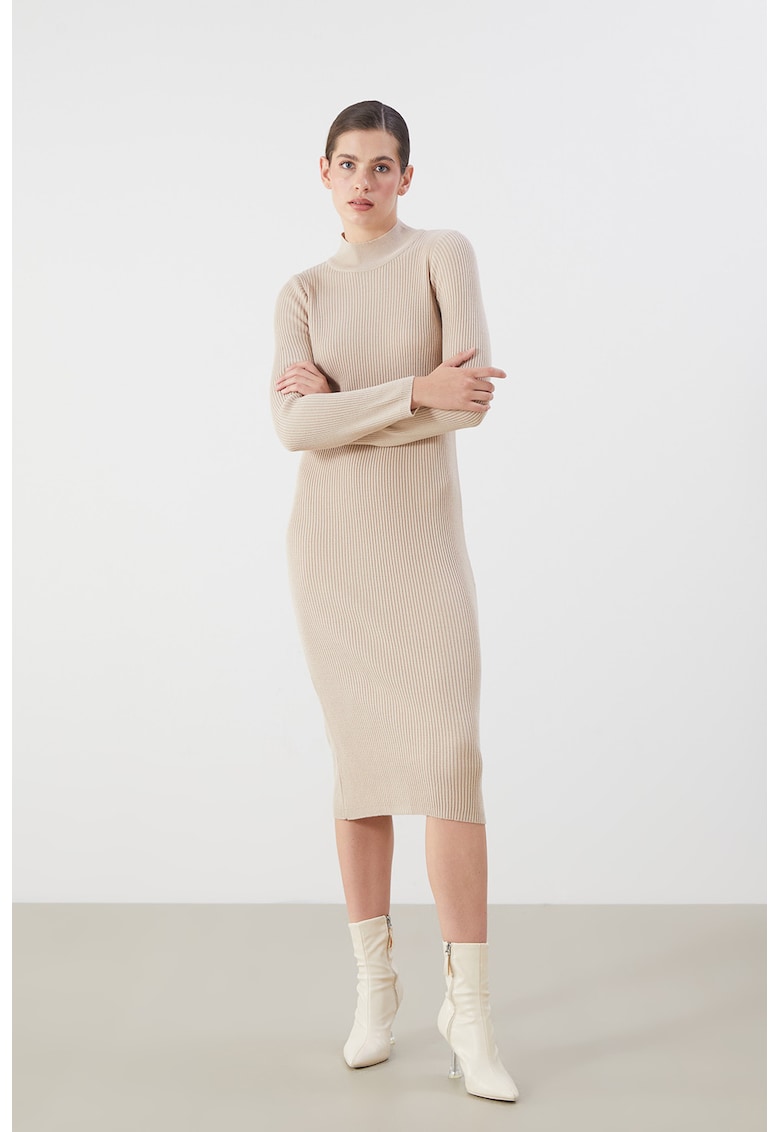 Oferte la Rochie midi tricotata cu guler inalt - Bej