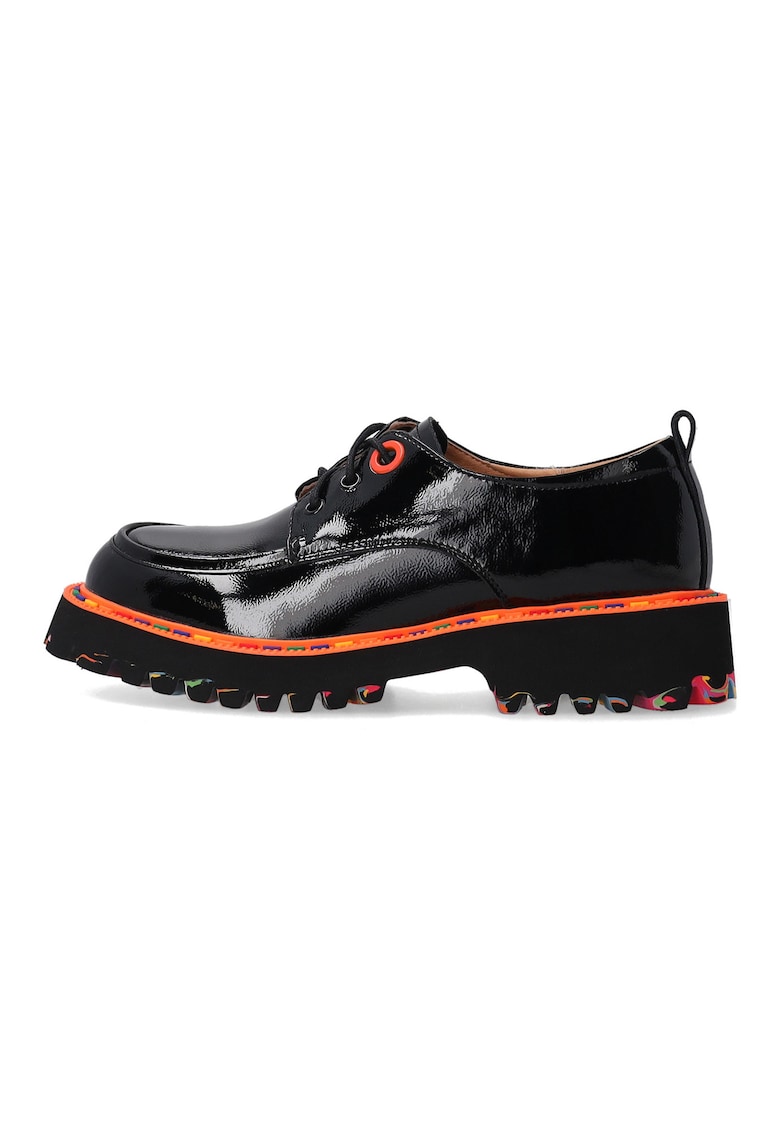 Oferte la Pantofi din piele lacuita cu toc masiv si detalii contrastante