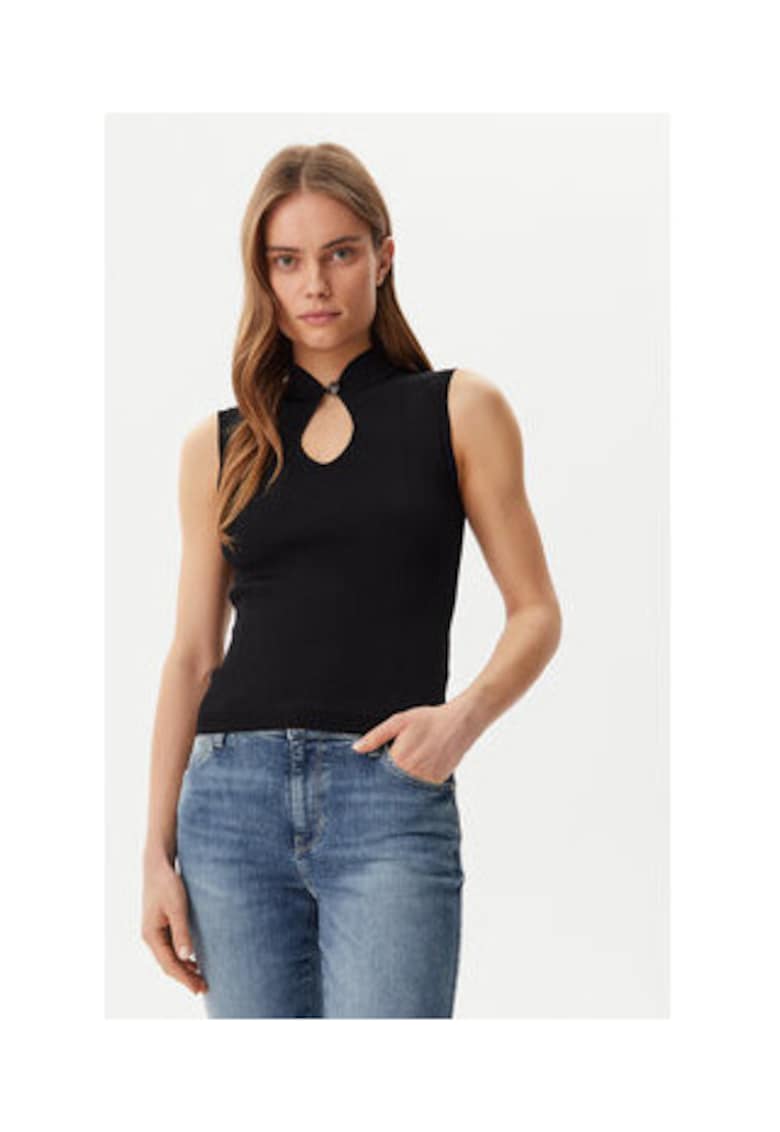 Oferte la Pulover de dama - cu striatii - fara maneci -