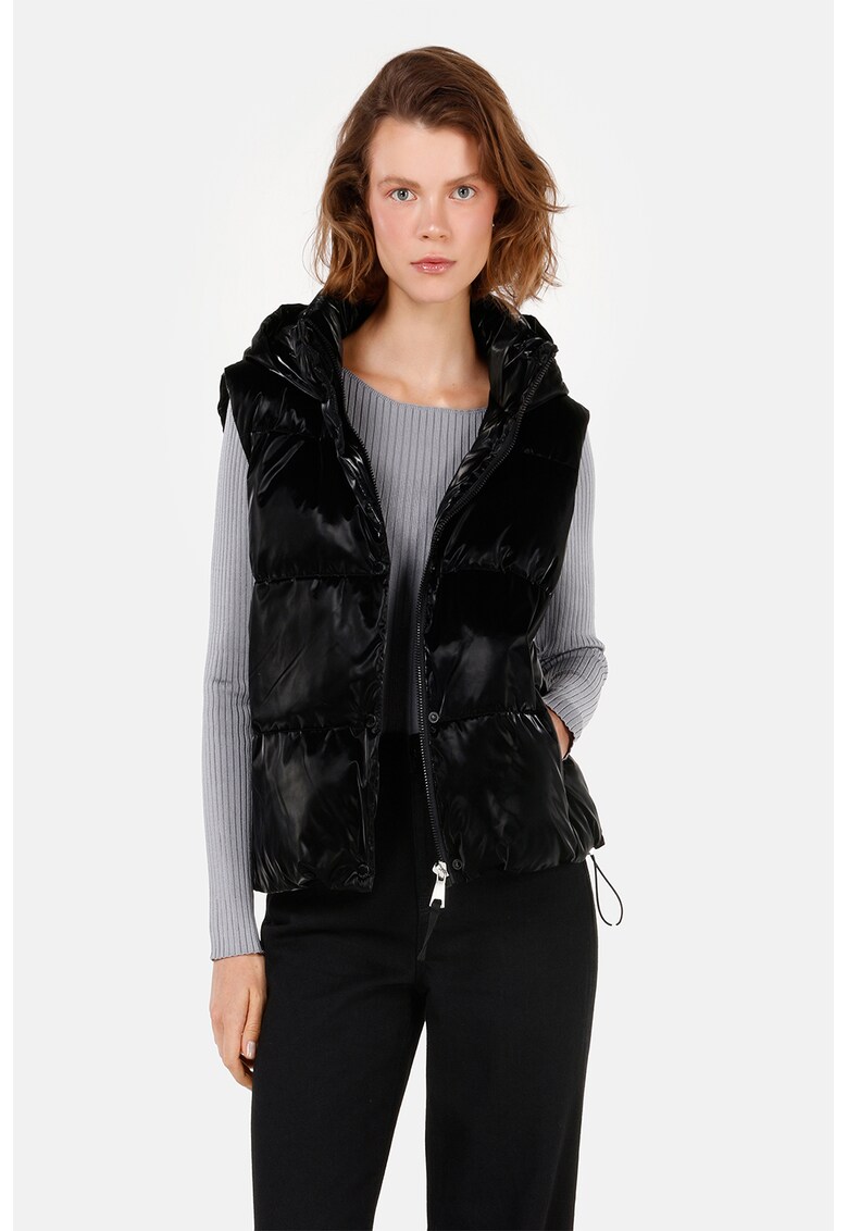 Oferte la Vesta cu vatelina si gluga - Negru