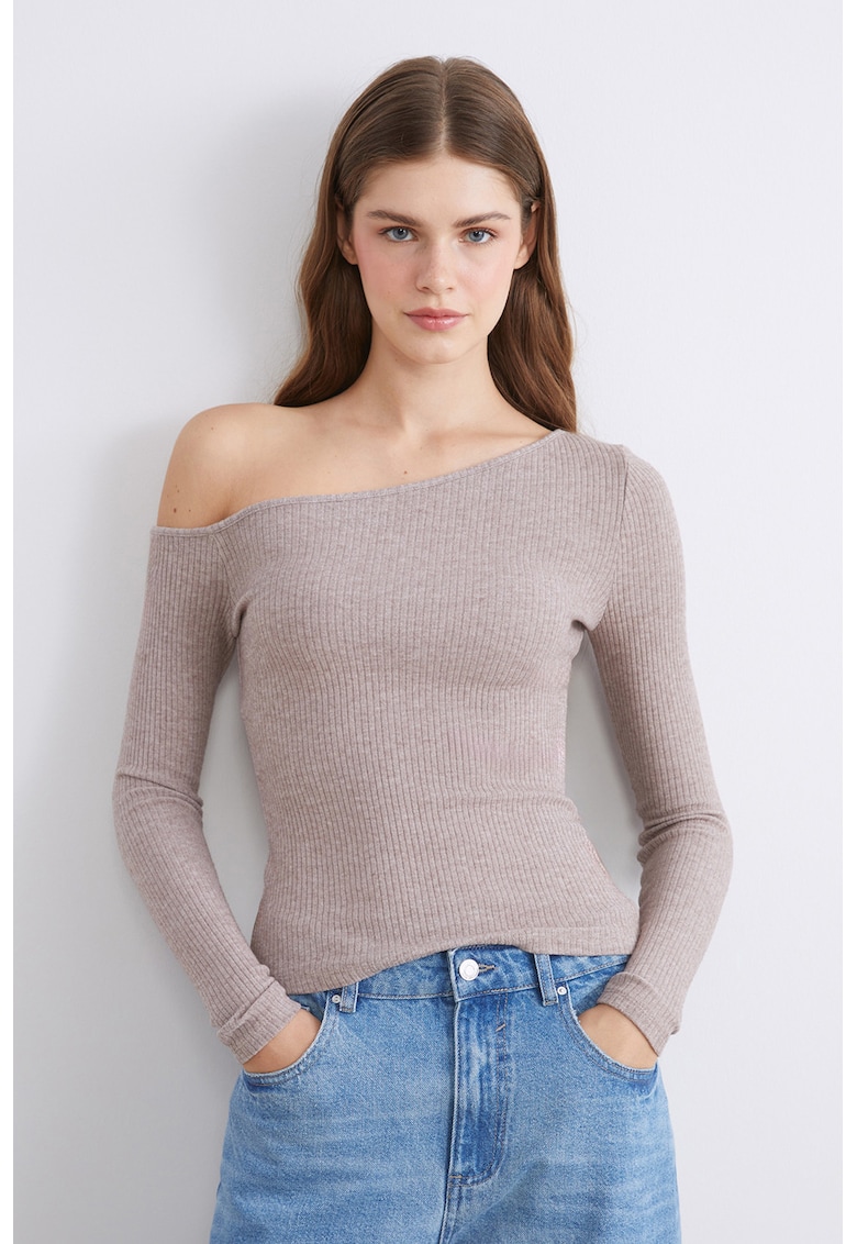 Oferte la Bluza striata cu decolteu pe un umar - Bej