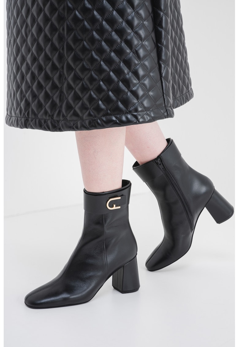 Oferte la Botine din piele Chic - Negru