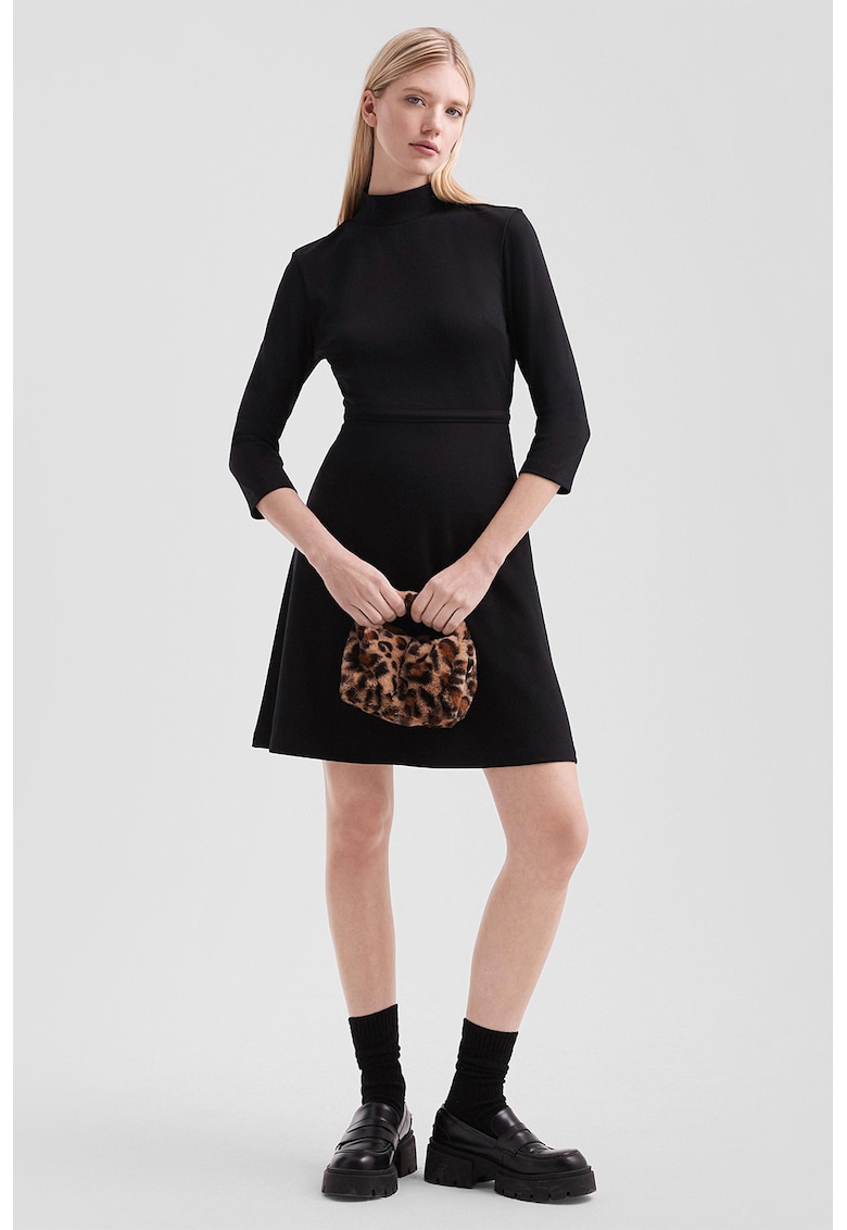 Oferte la Rochie evazata cu decupaj - Negru
