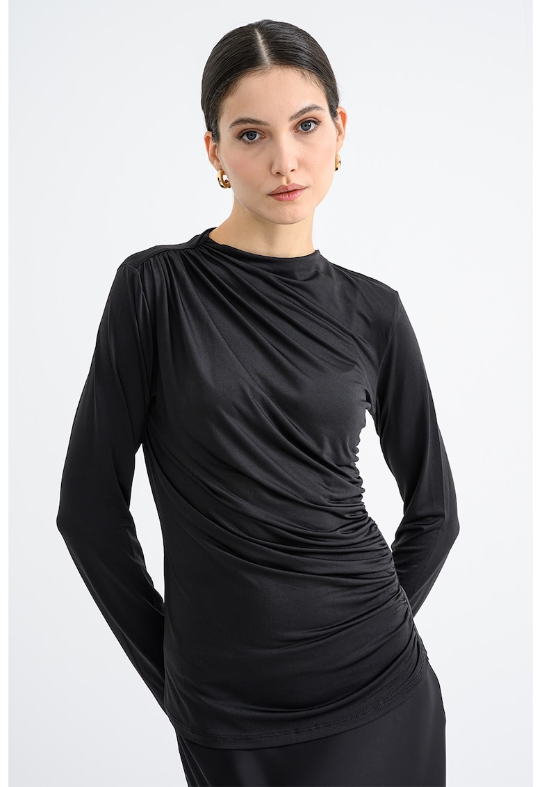 Oferte la Bluza cu design drapat si decolteu la baza gatului - Negru