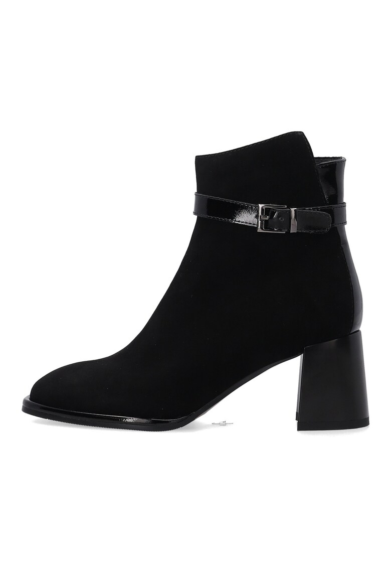 Oferte la Botine negre din piele intoarsa cu catarama decorativa