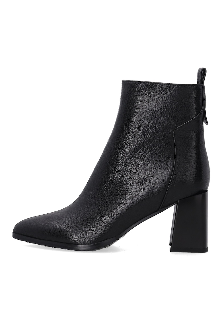 Oferte la Cizme clasice negre din piele pentru femei