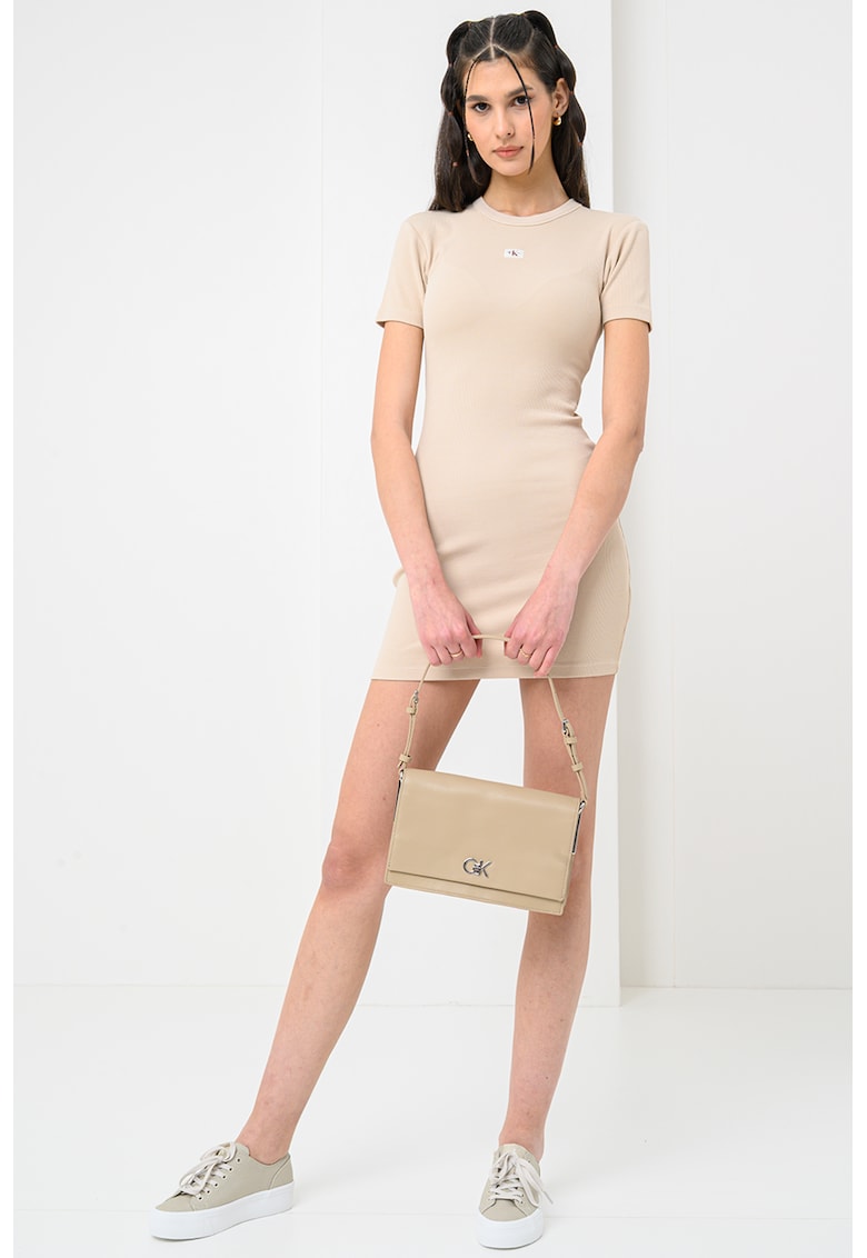 Oferte la Rochie-tricou cambrata