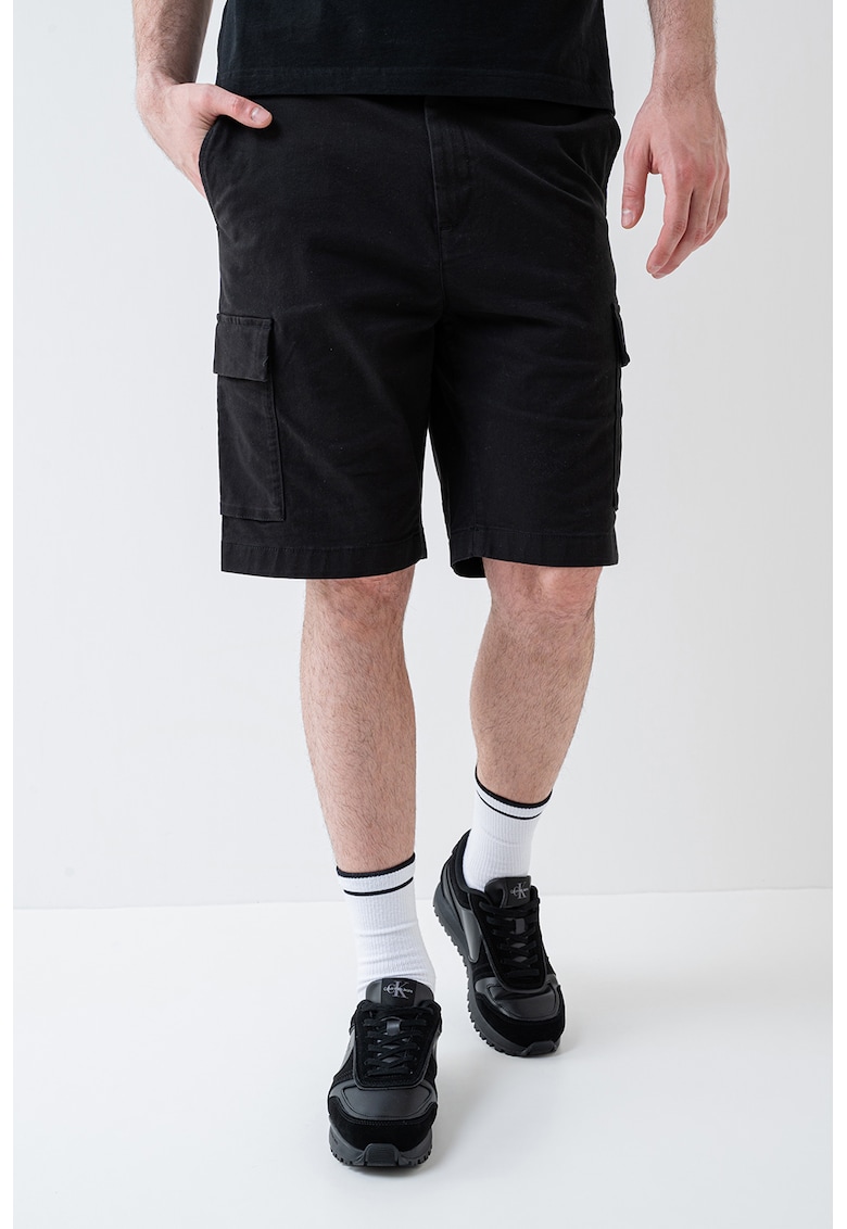 Oferte la Pantaloni scurti cargo cu buzunare multiple - Negru