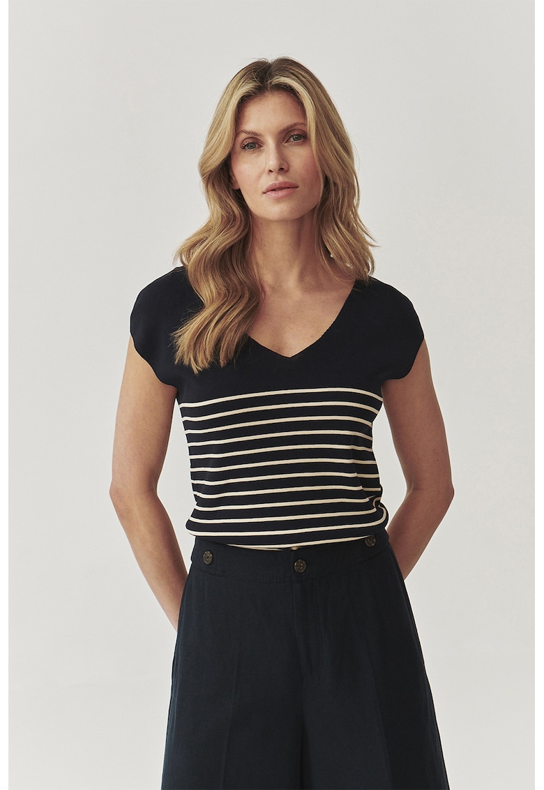 Oferte la Pulover tricotat fin cu decolteu in V - Alb/Negru