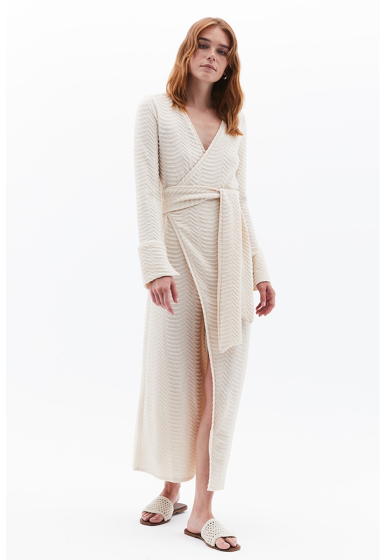 Oferte la Rochie cu aspect texturat si model petrecut - Crem