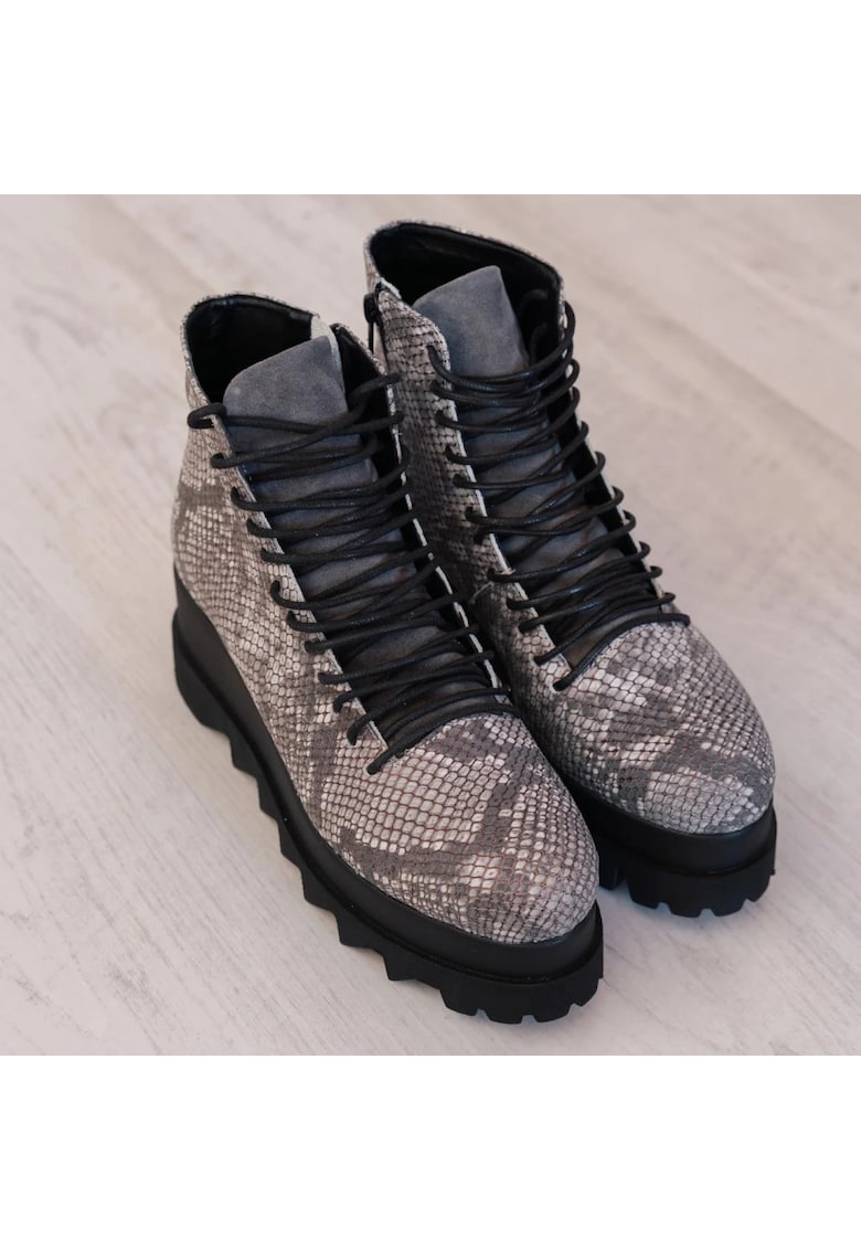 Oferte la Exclusive - Ghete din piele cu aspect piele de sarpe Lyon - Gri
