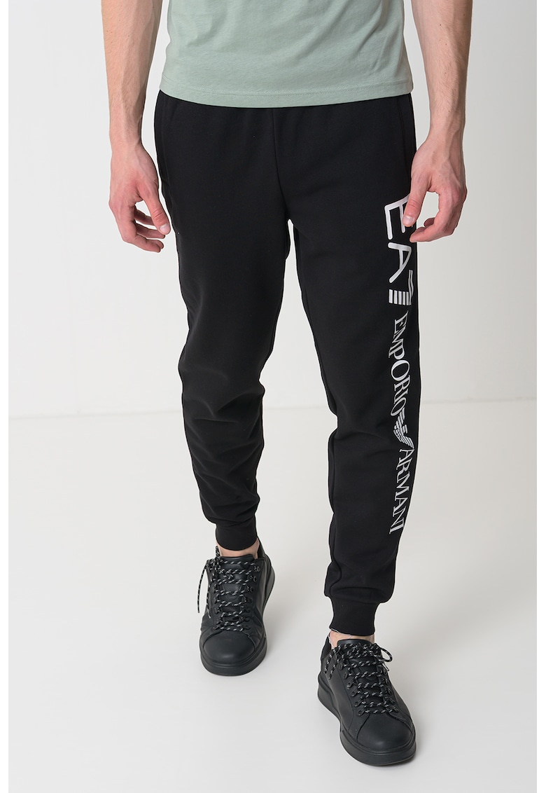 Pantaloni de trening cu imprimeu logo supradimensionat - Negru