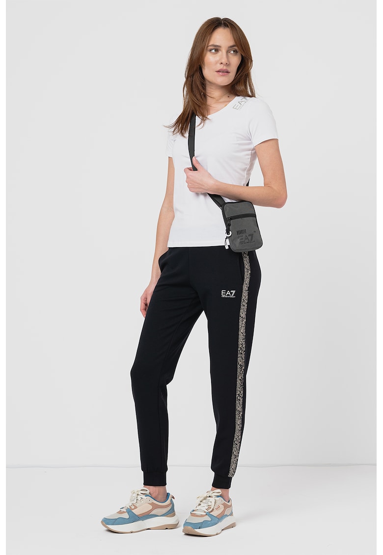 Tricou regular fit cu logo pe umar
