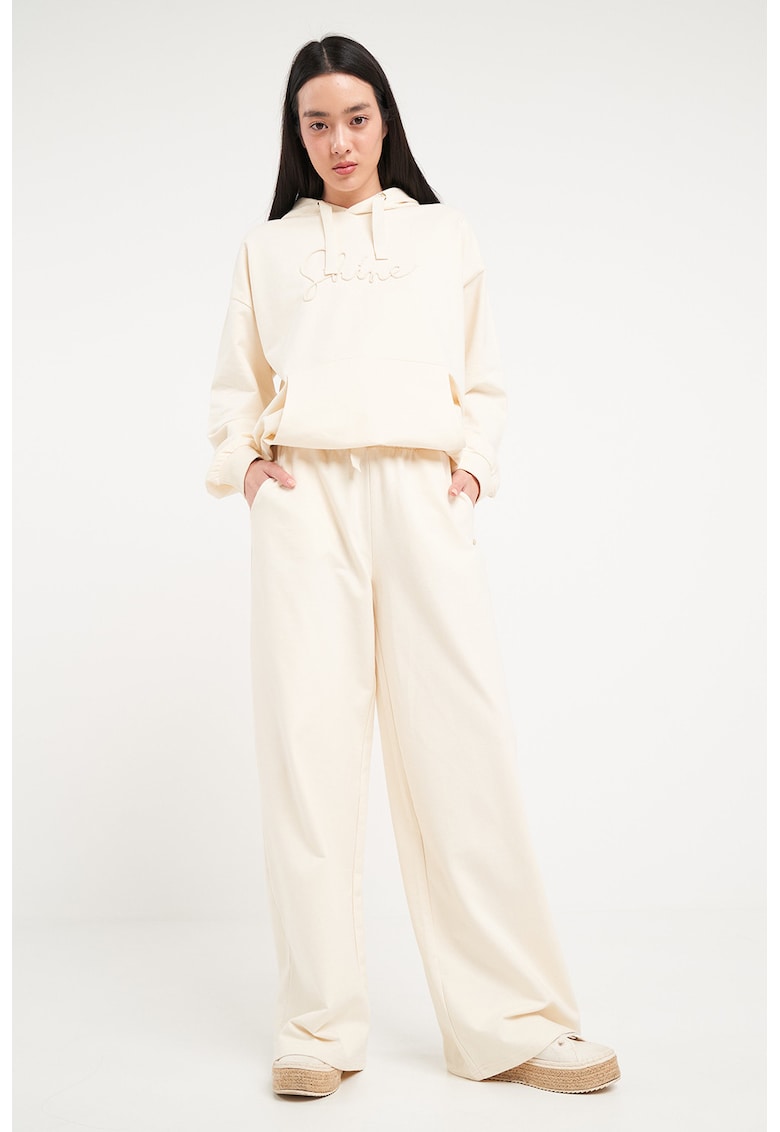 Pantaloni de trening cu croiala ampla si snur - Alb fildes