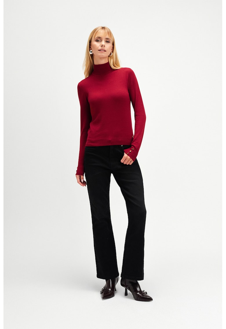 Pulover slim-fit cu guler inalt - Rosu inchis