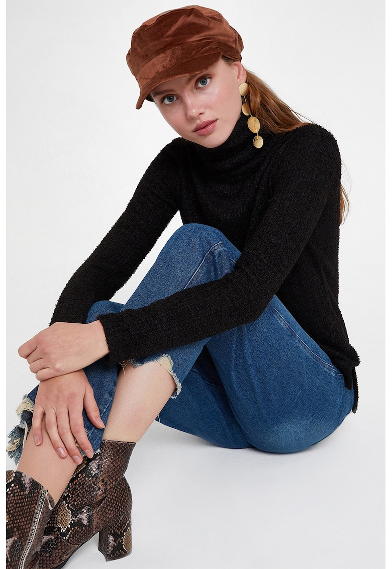 Pulover cu guler inalt si slituri laterale - Negru