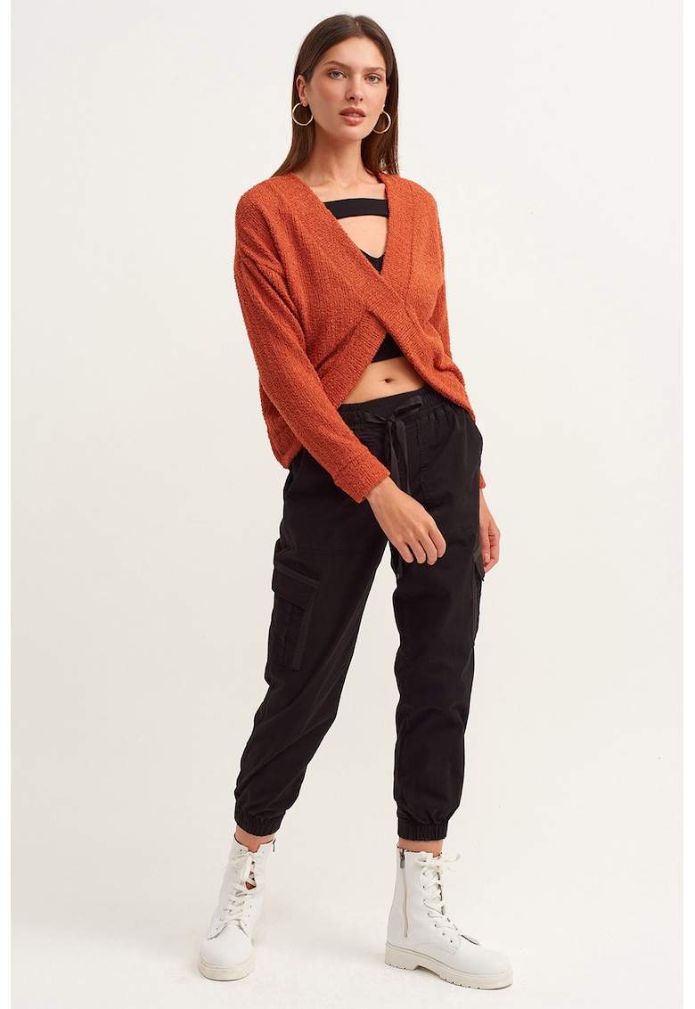 Pulover cu decolteu in V si model rasucit - Coral
